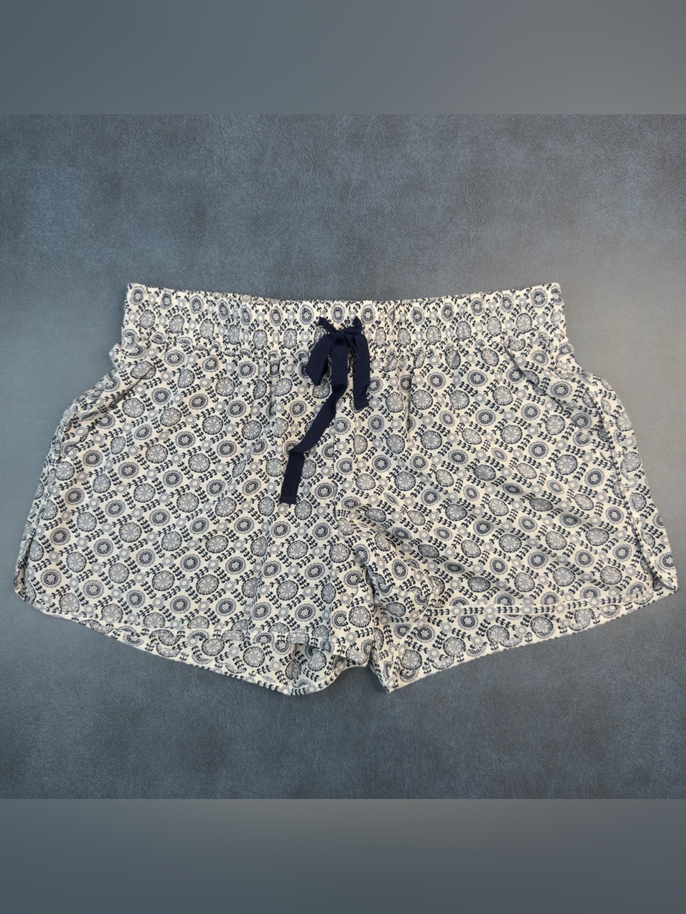 Joie Blue & White Geometric Medallion Print Drawstring Shorts - Size S - Picture 2 of 11